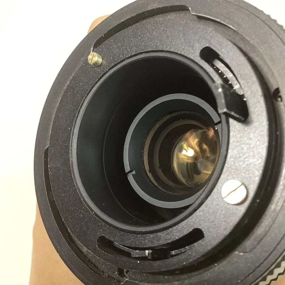 Beston Macro Zoom Lens - Black - f = 80-205 - f.4.5 - Lens Cap